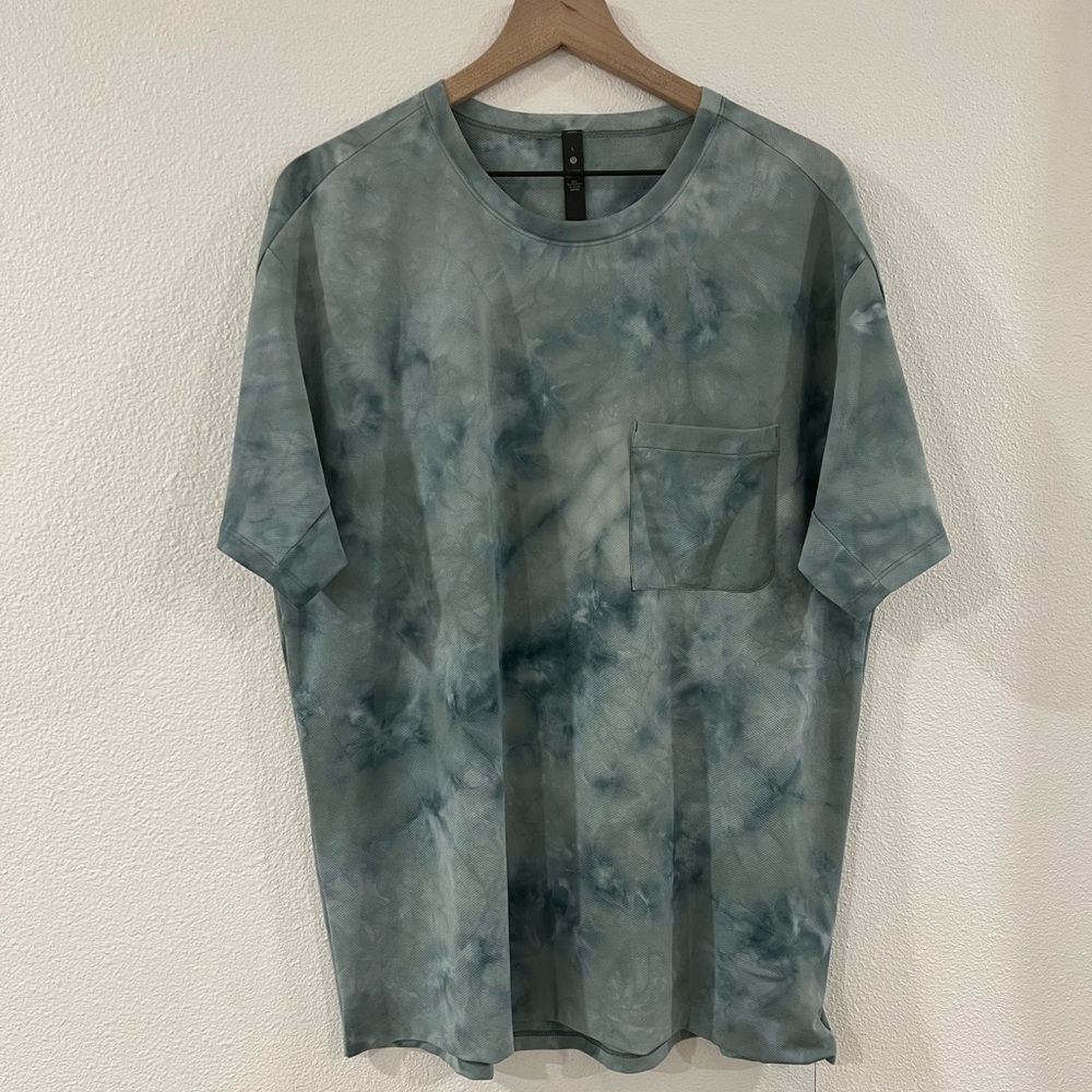 New Men’s Lululemon Relaxed Mesh Pocketed Short Sleeve Large